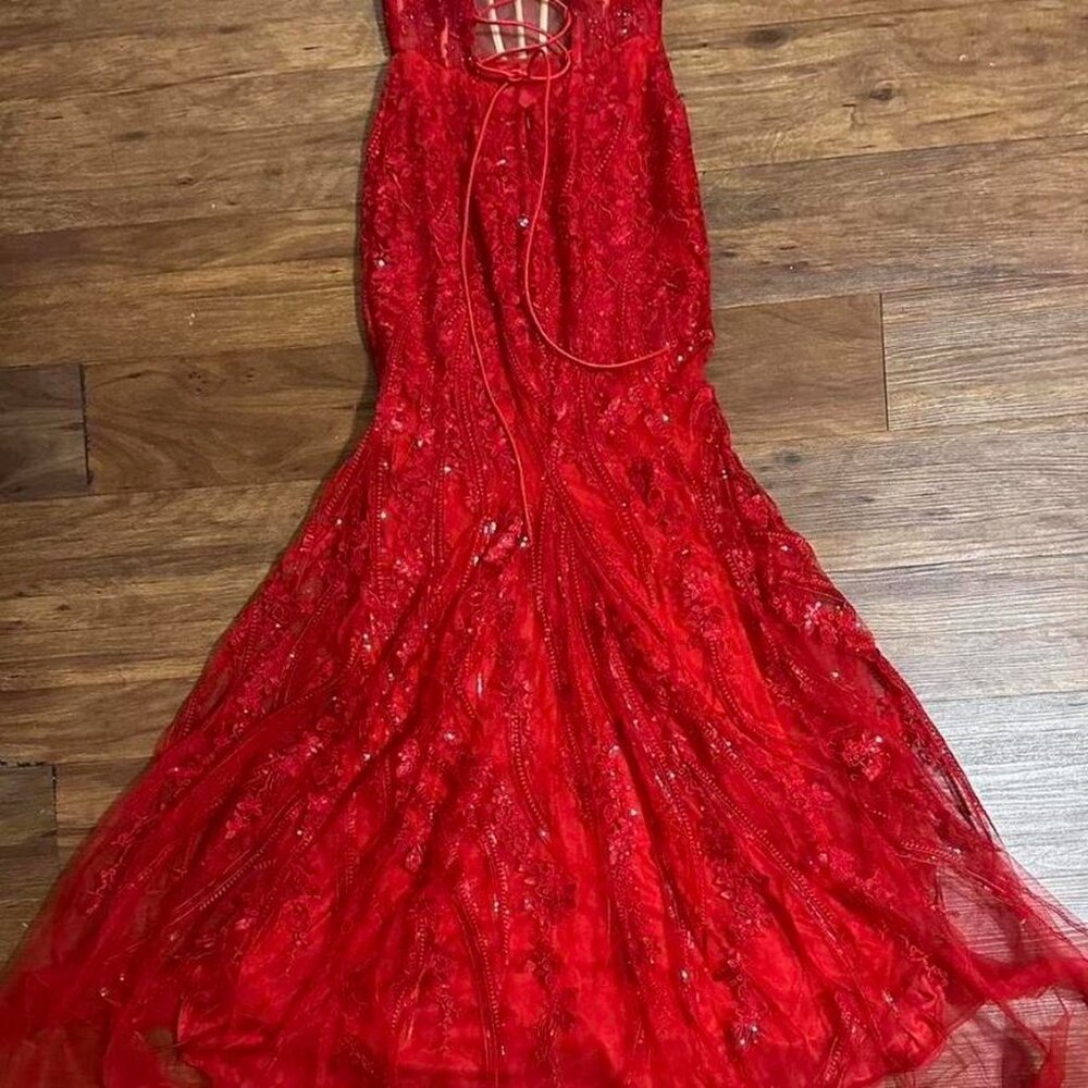 Red Sherri Hill Lace Prom Dress - Picture 4 of 8
